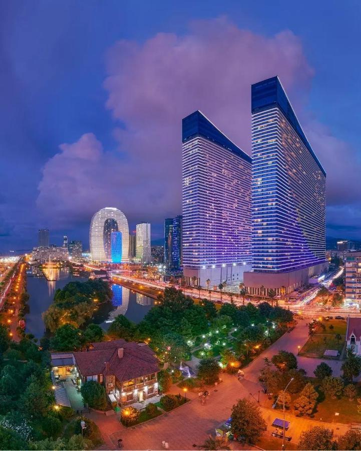 Panoramic Sea And City View Aparthotel In Orbi City Batumi Exteriör bild