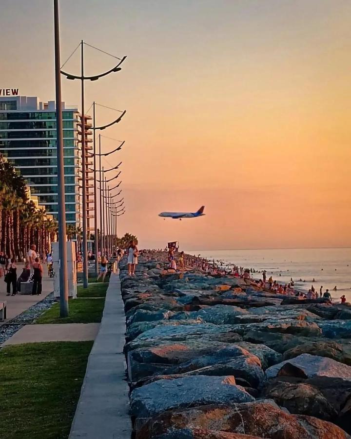 Panoramic Sea And City View Aparthotel In Orbi City Batumi Exteriör bild
